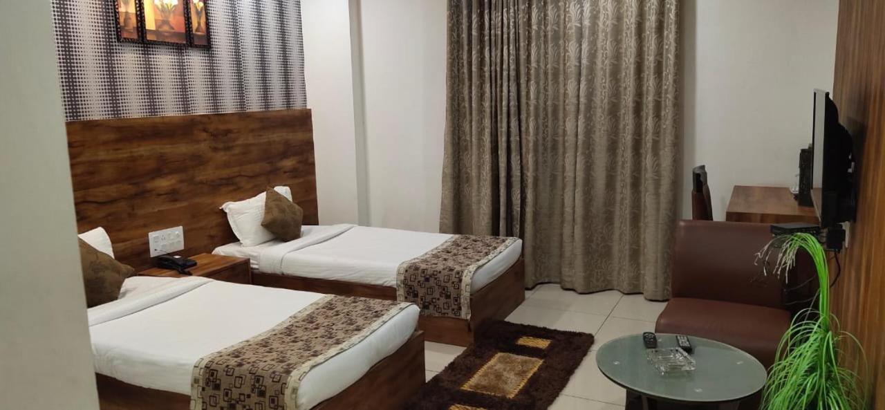 Mundra Hotel Shiva Club And Resort מראה חיצוני תמונה