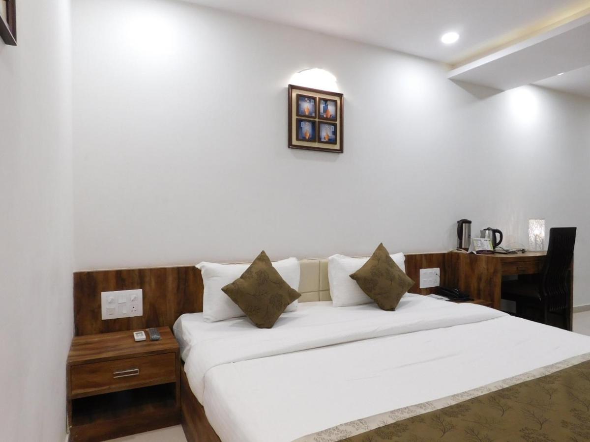 Mundra Hotel Shiva Club And Resort מראה חיצוני תמונה