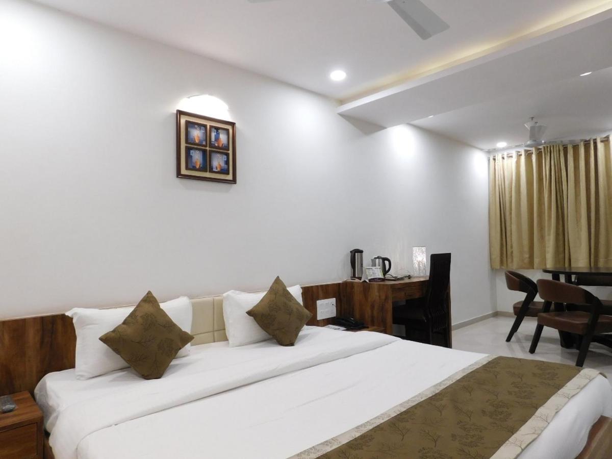 Mundra Hotel Shiva Club And Resort מראה חיצוני תמונה